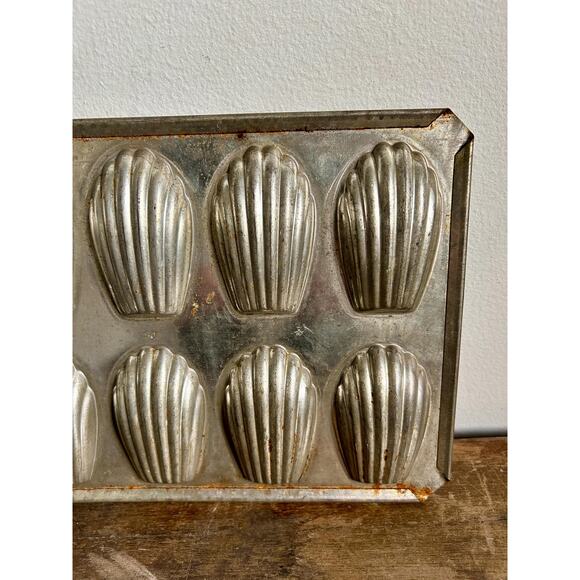 Vintage French Madeleine Mold Tin | Kitchen Baking Accessories | French Pastries - Picture 4 of 4